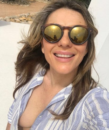 Elizabeth Hurley onlyfans nude pictures