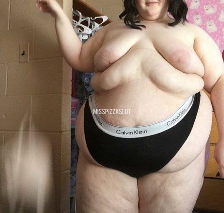 angelikespizza onlyfans model