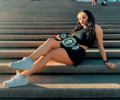 Steph De Lander onlyfans leaked tits