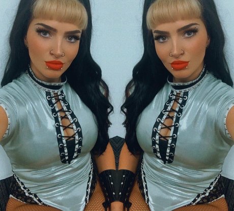 Steph De Lander nude leaked onlyfans