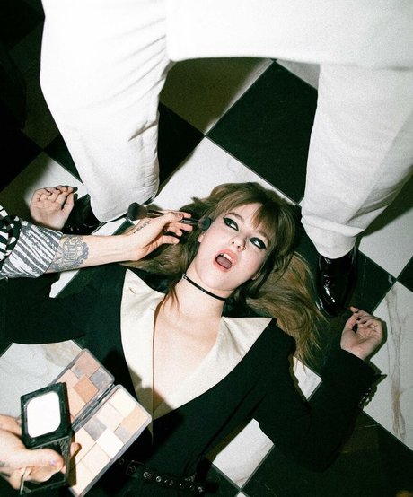 fit blonde onlyfans hot self-portrait