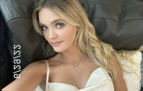 public pussy onlyfans naked artwork