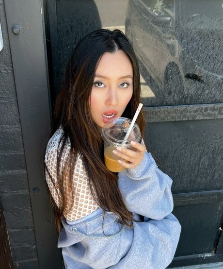 Olivia Sui ass onlyfans