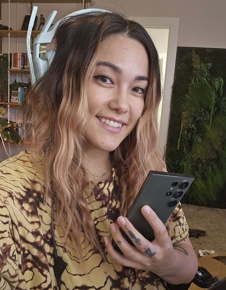 asian gangbang onlyfans pretty plate