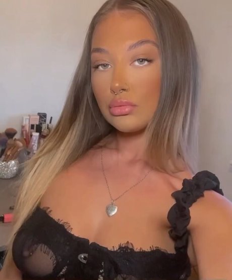 Tegan Tinks onlyfans posts