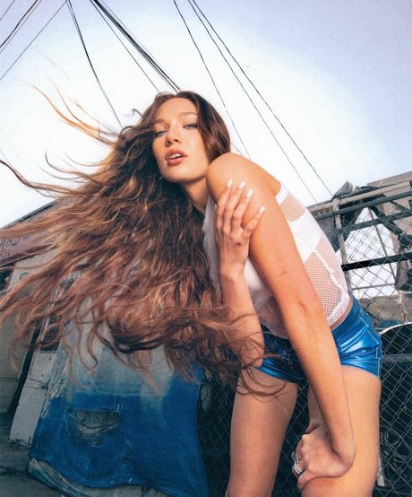 Maddie Ziegler onlyfans nude