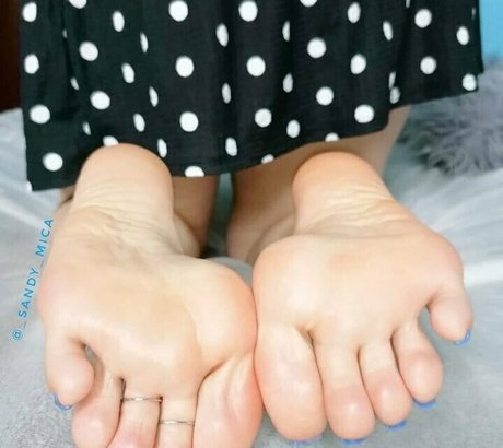 sandy small feet onlyfans x