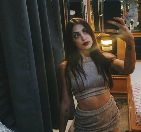 Sua Latina desnuda onlyfans