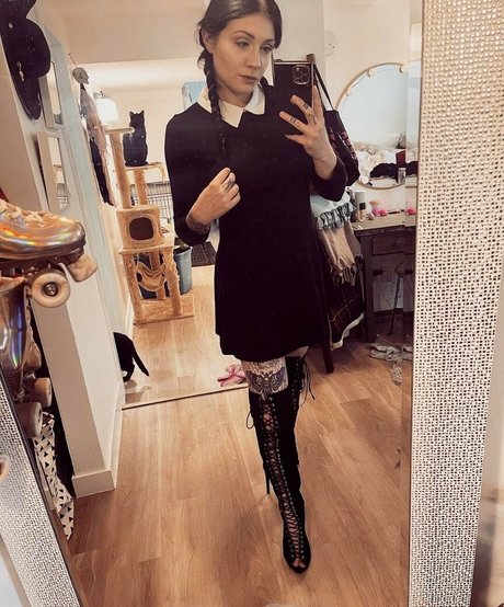 official miss gigi onlyfans model images