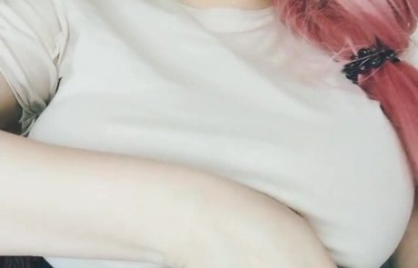 Mila Volker topless onlyfans