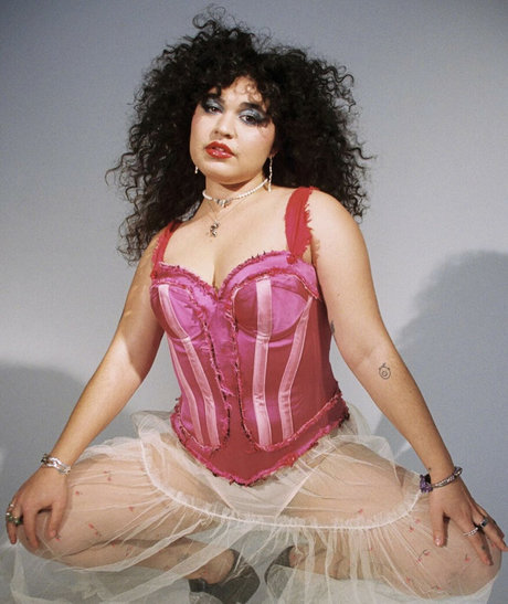 Remi Wolf feet onlyfans