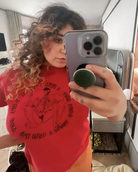 Remi Wolf onlyfans naked