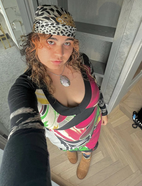 Remi Wolf nude only fans leaks