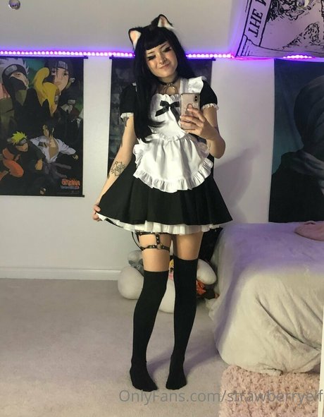 strawberryelf nude on onlyfans