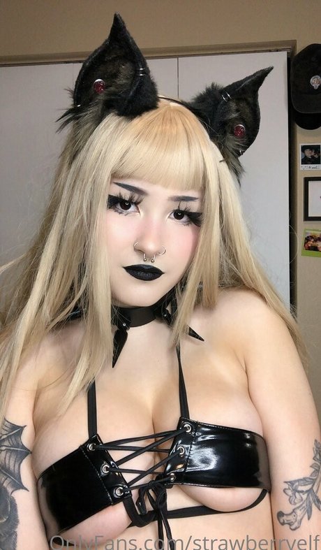 strawberryelf onlyfans leajs