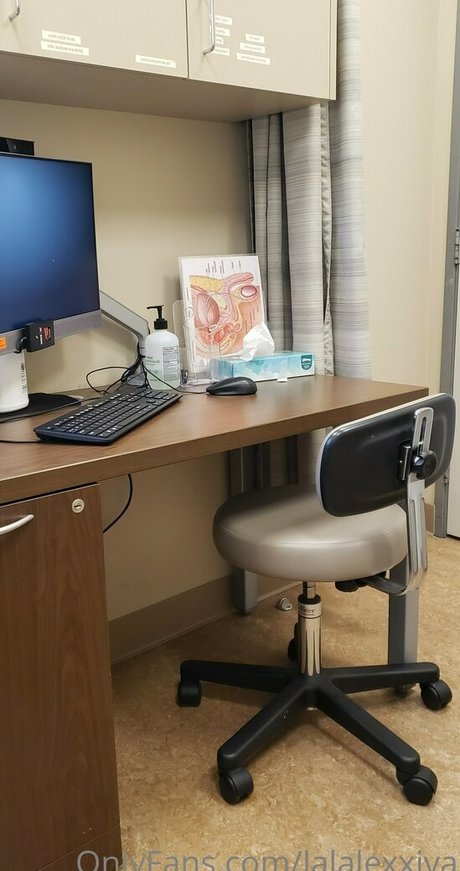 lalalexxiva strip onlyfans