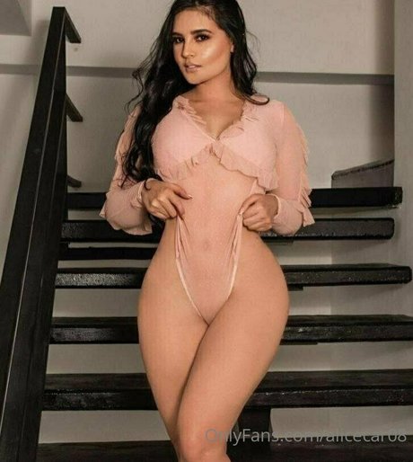 alicecar08 onlyfans striptease