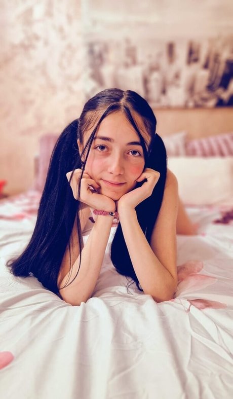 alymaria18 onlyfans leajs