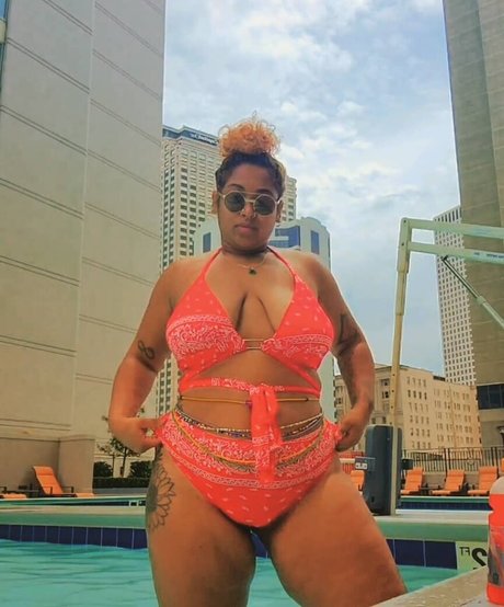 TheeChinaWhite onlyfans leaj