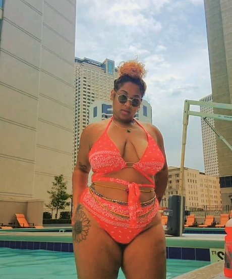 TheeChinaWhite onlyfans nude content