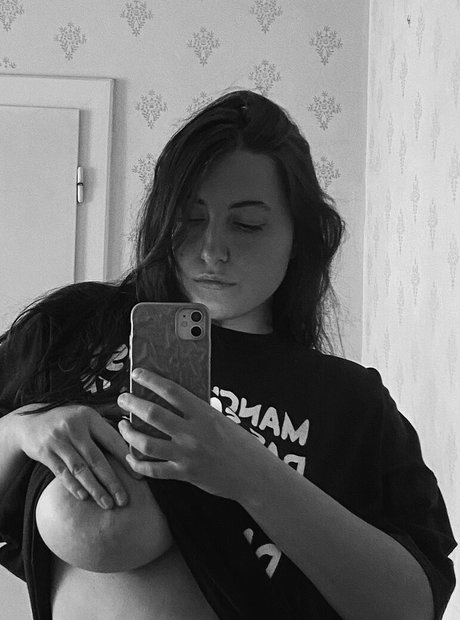 zhanna v only fans pic