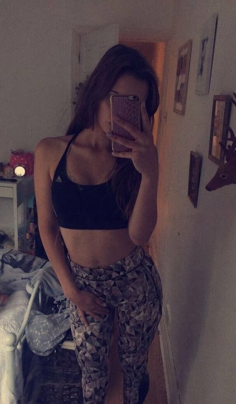 Abbie Haggar onlyfans leak