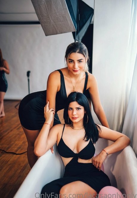 lacasaonlymx onlyfans leaked
