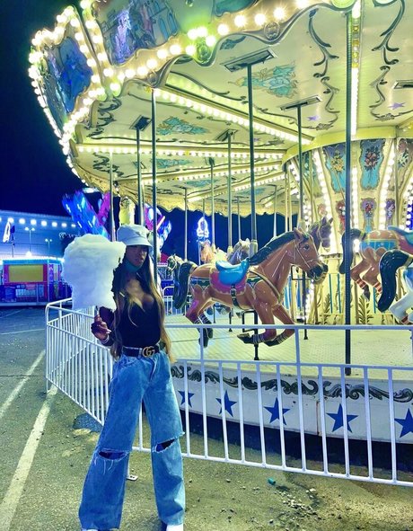 victoriacarolino nude leak onlyfans