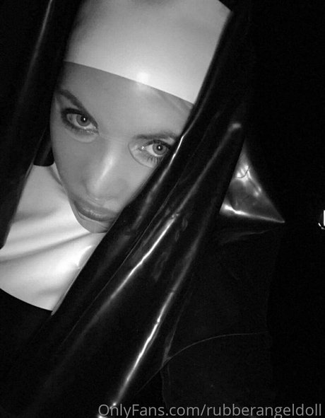 rubberangeldoll nude onlyfans leaks