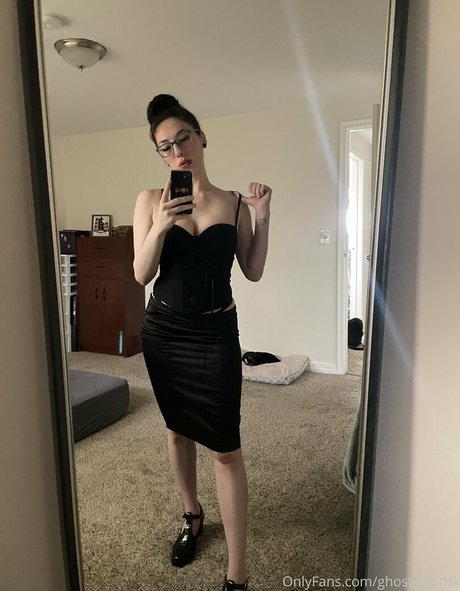 ghostlygothx onlyfans porn leaks