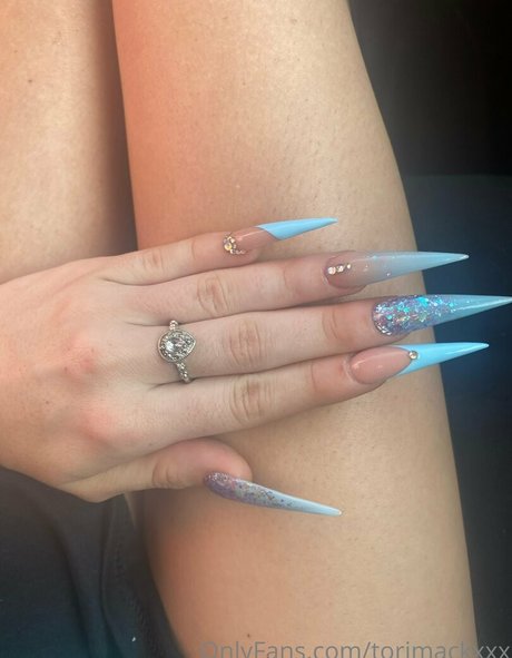 torimackxxx onlyfans striptease