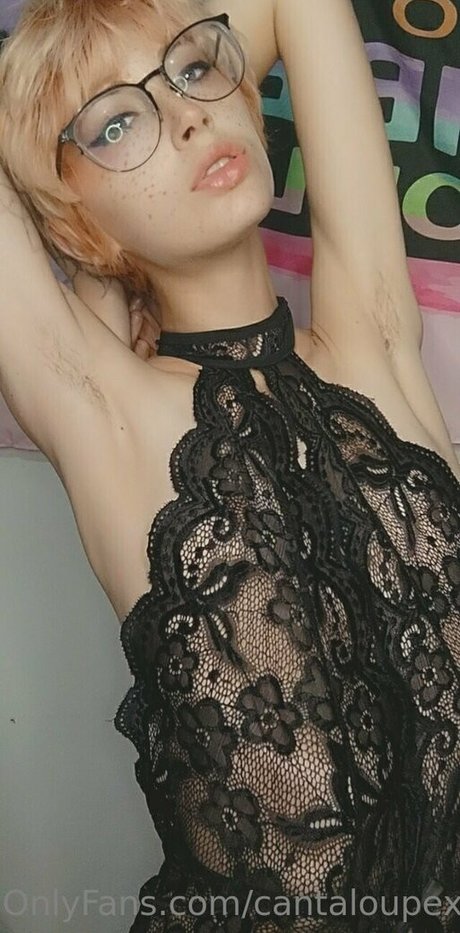 cantaloupexo onlyfans model images