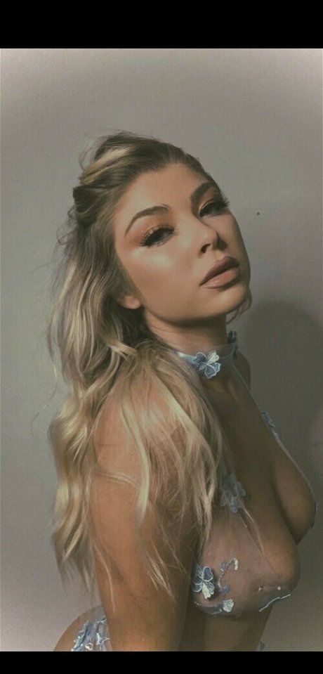 Acarathesun only fans nude leaks