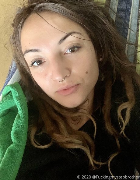 fuckingmystepbrother onlyfans model