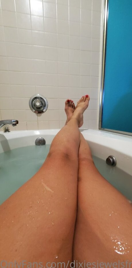 dixiesjewelsfree onlyfans nudes