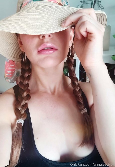 arab milf onlyfans sexy nude pics