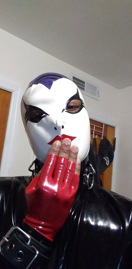 sir latexman onlyfans creator