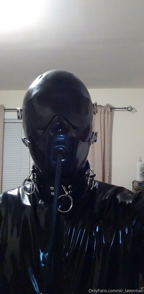 sir latexman onlyfans public photos