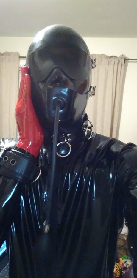 sir latexman only fans sex