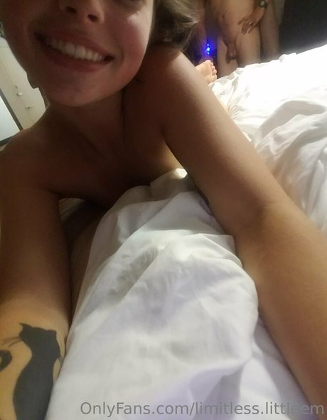 LimitlesslittleM nude leak onlyfans