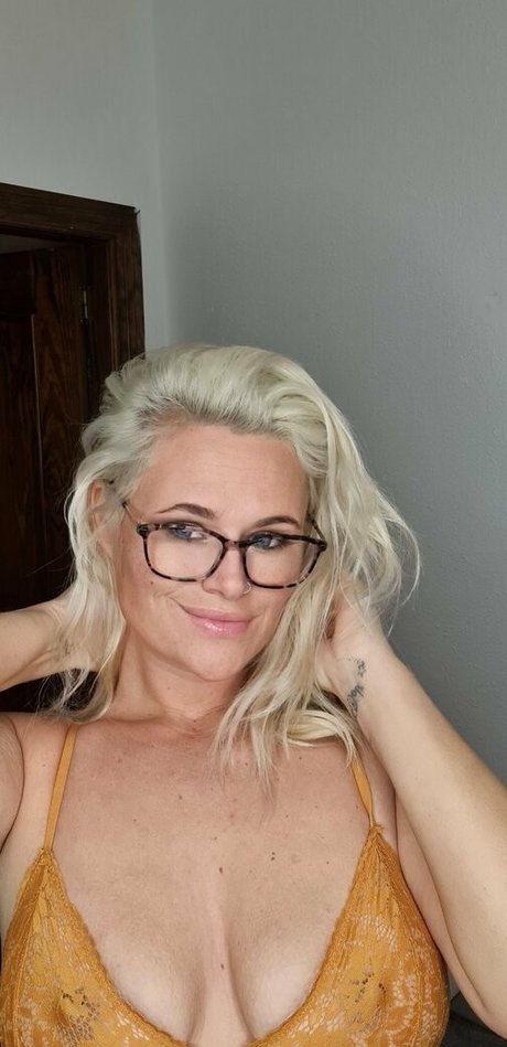 abifox12 onlyfans naked