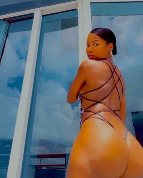 Ninarari nude onlyfans pics