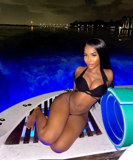 Ninarari onlyfans nude pics