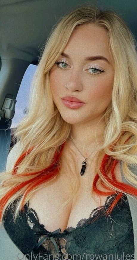 Rowanjules tits onlyfans