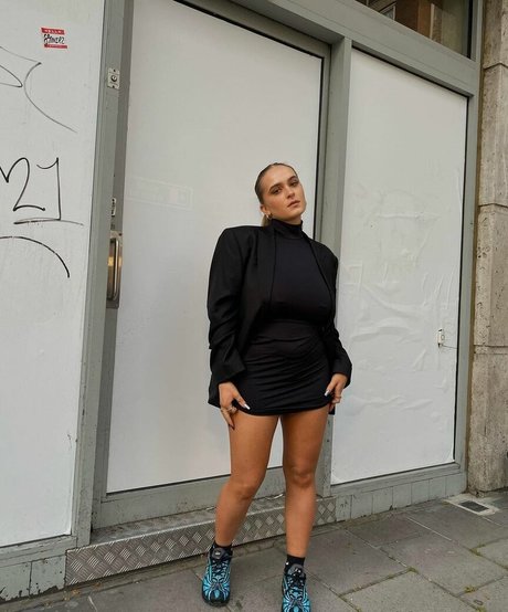 Laura Svensson free only fans