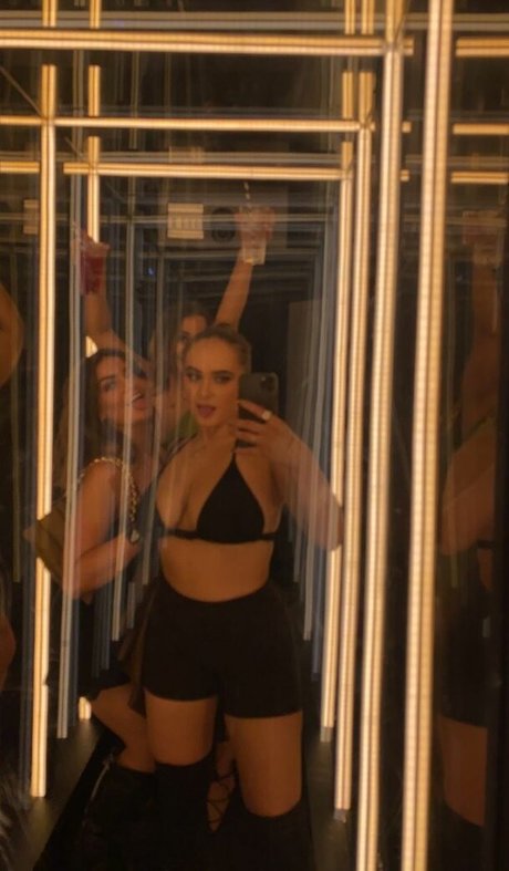 Laura Svensson on onlyfans