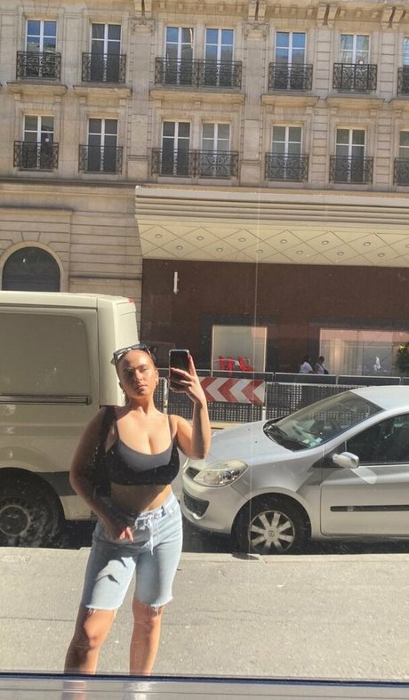 Laura Svensson onlyfans uncensored