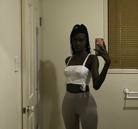 Anyang Deng onlyfans star