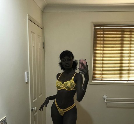 Anyang Deng onlyfans gratis