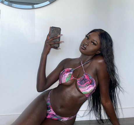 Anyang Deng only fans pictures